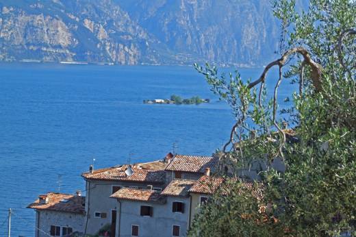 foto di Valerio Sartori - Castello e isola di Trimelone